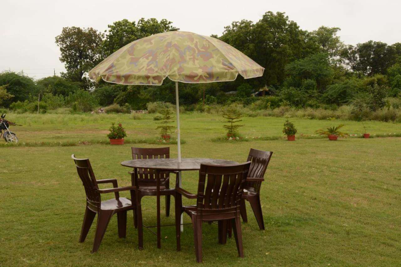 Hotel Radha Rani Mahal Khajuraho Luaran gambar
